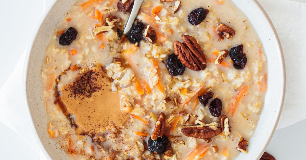 Easy Carrot Cake Oatmeal: Quick Weekday Meal Prep Idea